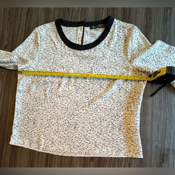 Rose & Olive White and Black Boxy 3/4 Sleeve Blouse - Picture 6 of 9